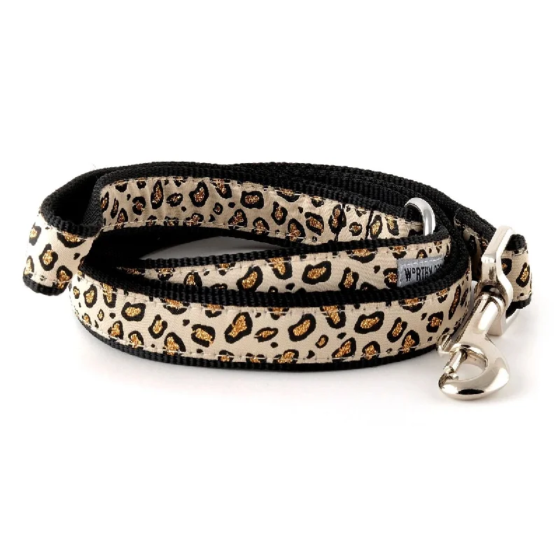  . **Pet toys are bite-resistant and wear-resistant**Cheetah Dog Leash