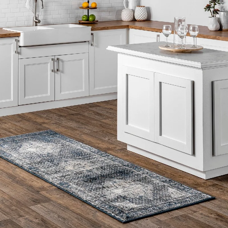  -Anti-scratch scratching board AND cat bed in oneNuloom Vintage Kellum Area Rug