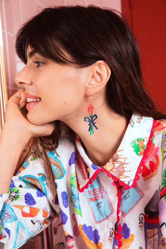 - Postoperative pet anti-licking Elizabethan collarFavourite Flower Earrings