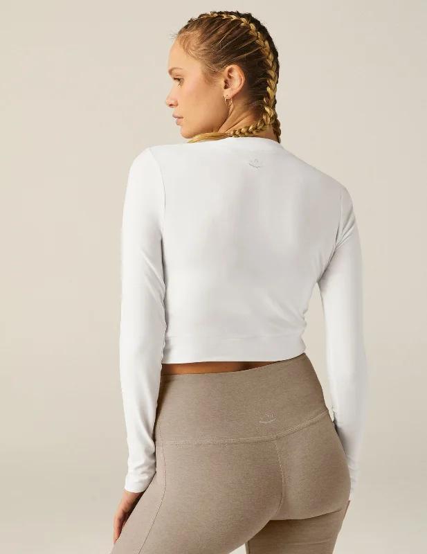 Featherweight Center Stage Cropped Long Sleeve Pullover